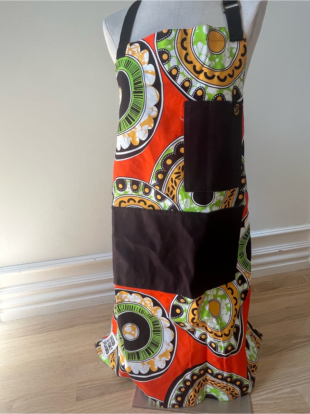 soulPhoodie Susan Apron vibrant cotton canvas kitchen apron with pockets